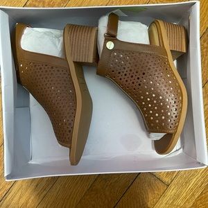 Nine sandals size 2 in brown